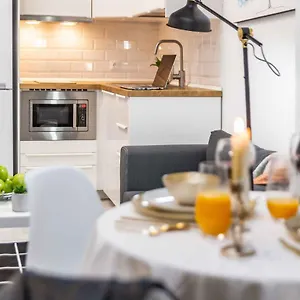 https://atico-deluxe-homeabroad-apartments.hotelsinnerja.org